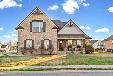 352 Lowline Dr, Clarksville, TN 37043