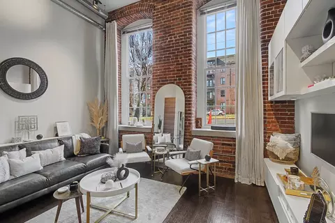 1350 Rosa L Parks Blvd #233, Nashville, TN 37208