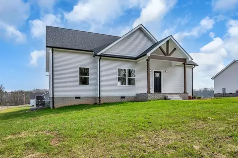Exterior - 1012 Northside Dr, Dickson, TN 37055 photo 3 of 6