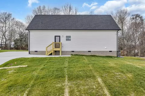 Exterior - 1012 Northside Dr, Dickson, TN 37055 photo 6 of 6