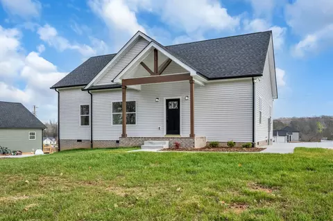 Exterior - 1012 Northside Dr, Dickson, TN 37055 photo 4 of 6