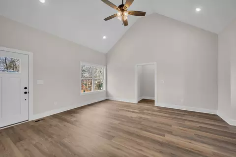 Living - 1012 Northside Dr, Dickson, TN 37055 photo 5 of 5
