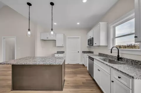 Kitchen - 1012 Northside Dr, Dickson, TN 37055 photo 4 of 4