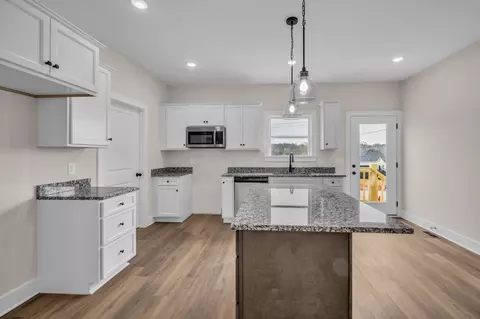 Kitchen - 1012 Northside Dr, Dickson, TN 37055 photo 2 of 4
