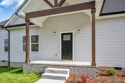 Exterior - 1012 Northside Dr, Dickson, TN 37055 photo 5 of 6