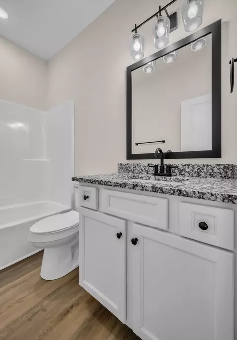 Bath - 1012 Northside Dr, Dickson, TN 37055 photo 3 of 3