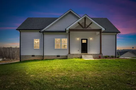 Exterior - 1012 Northside Dr, Dickson, TN 37055 photo 2 of 6