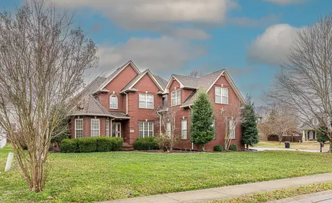 1094 Drakes Cove Rd S, Adams, TN 37010