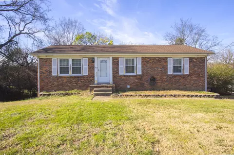 2825 Desplane Dr, Nashville, TN 37217