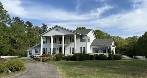 645 Barham Ln, Bolivar, TN 38008