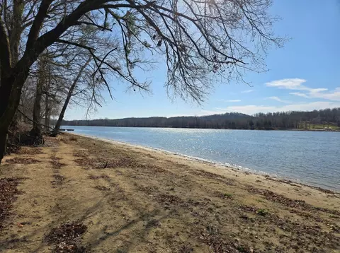 403 Hardin Bottom Rd, Clifton, TN 38425