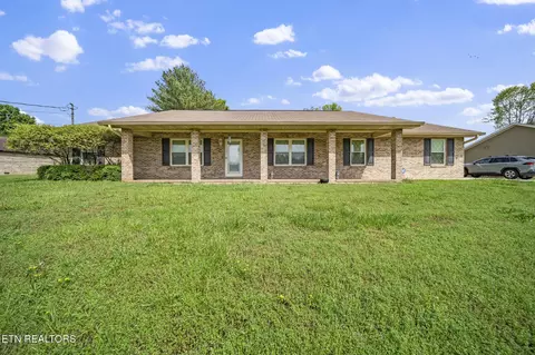 339 Woods View Cir, Kodak, TN 37764