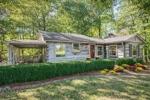 2972 Old Greenbrier Pike, Greenbrier, TN 37073