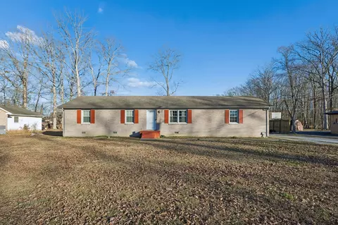1213 Woodcrest Dr, Manchester, TN 37355