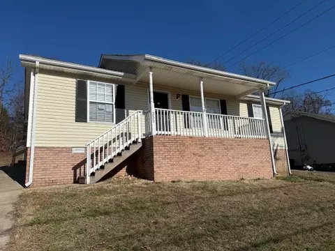 353 Donna Dr, Clarksville, TN 37042