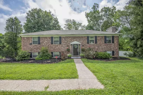 1104 Remington Rd, Knoxville, TN 37923