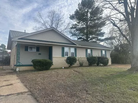 46 Carver Ave, Jackson, TN 38301