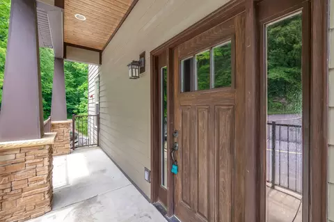 Exterior - 320 Floating Mill Rd, Silver Point, TN 38582 photo 2 of 4