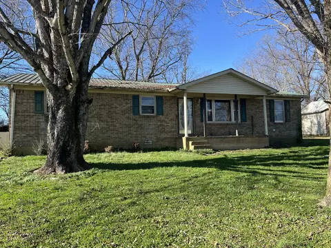 250 Circle Hill Dr, Mcminnville, TN 37110
