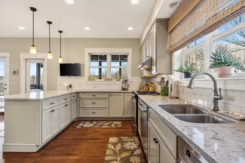 Kitchen - 3379 Austin Bottom Rd, Baxter, TN 38544 photo 3 of 4