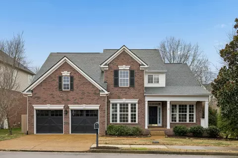7137 Holt Run Dr, Nashville, TN 37211