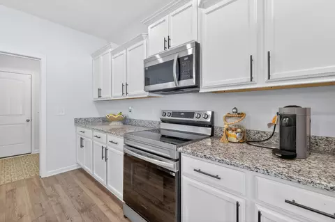Kitchen - 1010 Hickoryridge Dr, Murfreesboro, TN 37129 photo 5 of 6