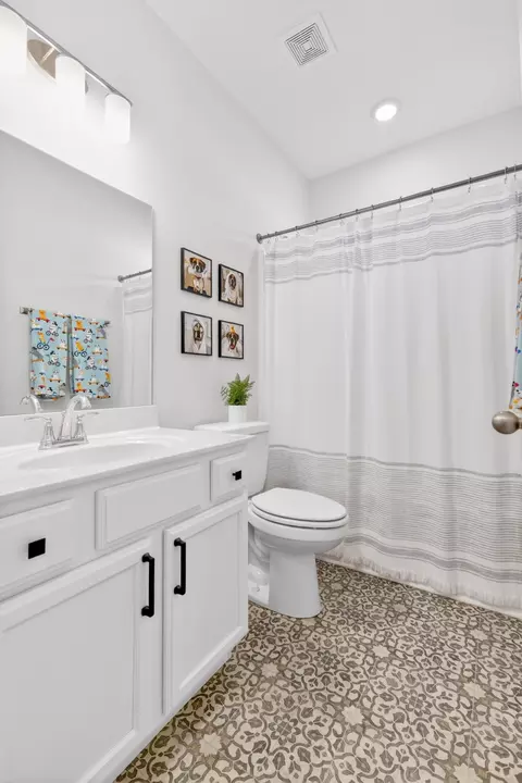 Bath - 1010 Hickoryridge Dr, Murfreesboro, TN 37129 photo 1 of 5
