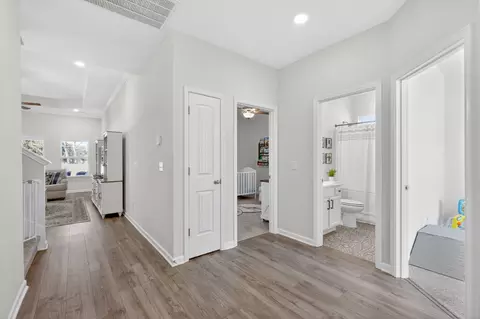 Entry Way - 1010 Hickoryridge Dr, Murfreesboro, TN 37129 photo 1 of 9