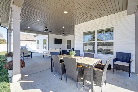 Exterior - 1010 Hickoryridge Dr, Murfreesboro, TN 37129 photo 5 of 12