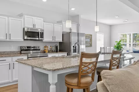 Kitchen - 1010 Hickoryridge Dr, Murfreesboro, TN 37129 photo 2 of 6