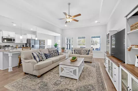 Living - 1010 Hickoryridge Dr, Murfreesboro, TN 37129 photo 1 of 1