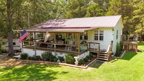 85 Nells Knob Cv, Bath Springs, TN 38311