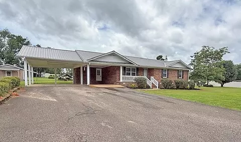 40 Horace Ln, Savannah, TN 38372