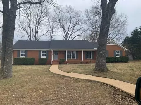 60 Cedar St, Savannah, TN 38372