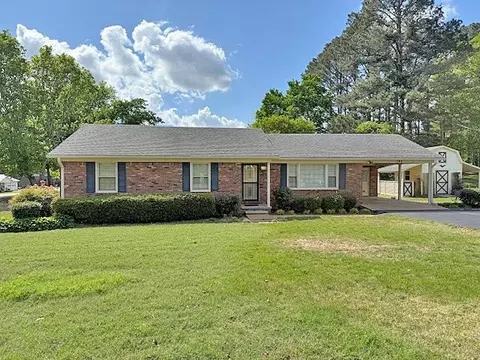 195 Carrie B Dr, Savannah, TN 38372