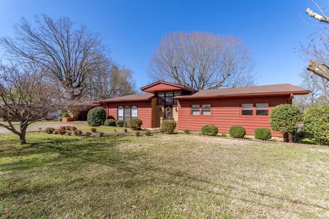 265 Carrington Dr, Savannah, TN 38372