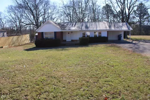 1490 Pinhook Dr, Savannah, TN 38372