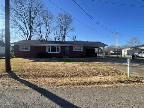 280 Meadowlane Dr, Savannah, TN 38372