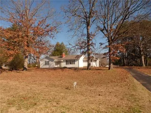 312 N Maple St, Adamsville, TN 38310