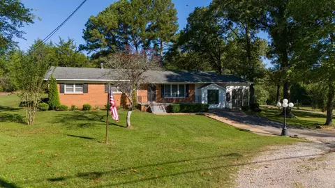 4155 Clifton Rd, Savannah, TN 38372