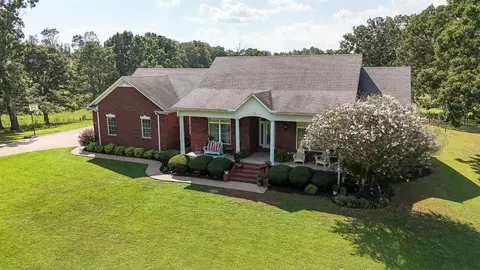 360 Hurley Ln, Savannah, TN 38372