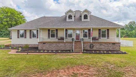 76 Nellie Ln, Savannah, TN 38372
