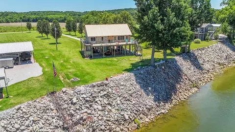 1535 Colonel James Hardin Dr, Clifton, TN 38425
