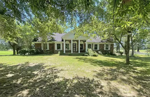 986 Gilchrist Stantonville Rd, Adamsville, TN 38310