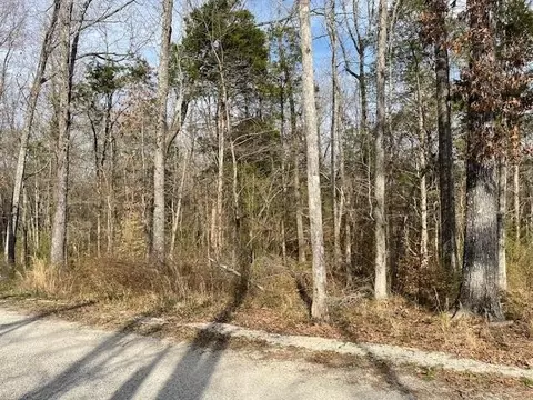 14 Hawthorne Ln, Savannah, TN 38372