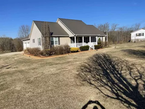 246 Forrest Ave, Clifton, TN 38425
