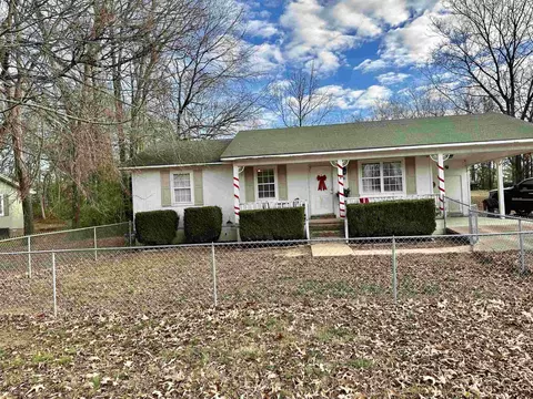 100 Nancy B Dr, Savannah, TN 38372