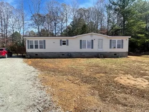 50 S Elysian Dr, Selmer, TN 38375
