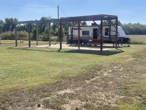 1170 Leaning Tree Ln, Adamsville, TN 38310