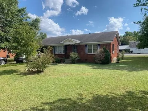 50 Blossom St, Savannah, TN 38372